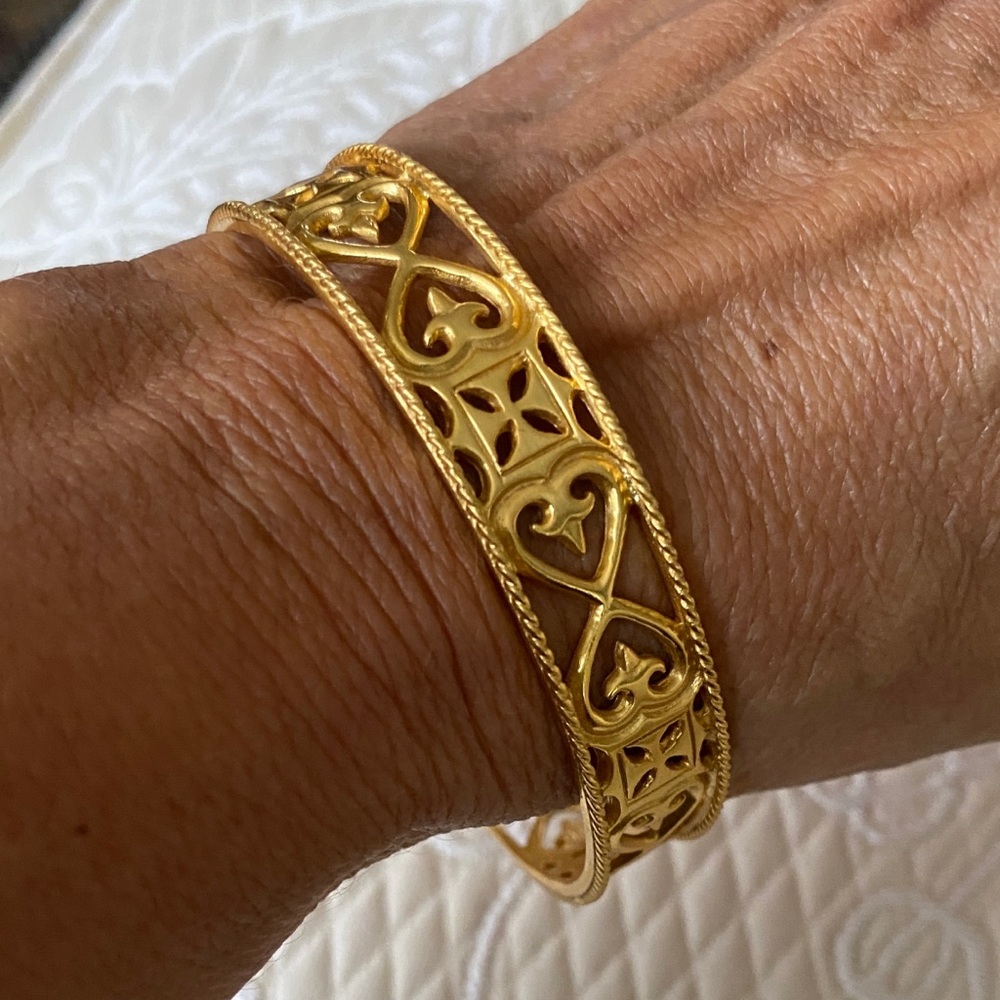 Julie Vos Bangle, cutout design with hearts